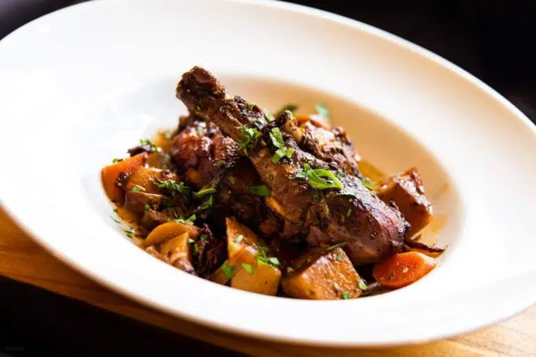 Coq au vin Rezept mit Rotwein