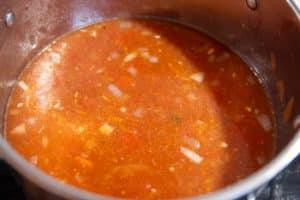 Tomatensuppe kochen