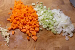 Gemüse für Lasagne vorbereiten