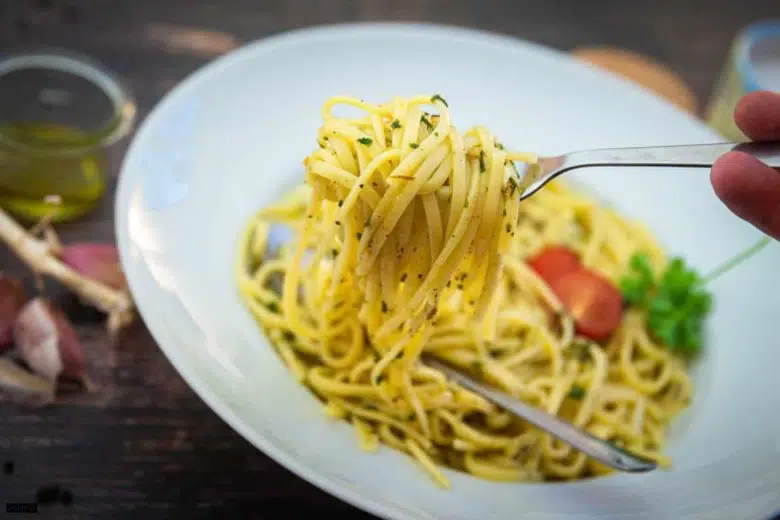 Eine Portion Spaghetti aglio e olio
