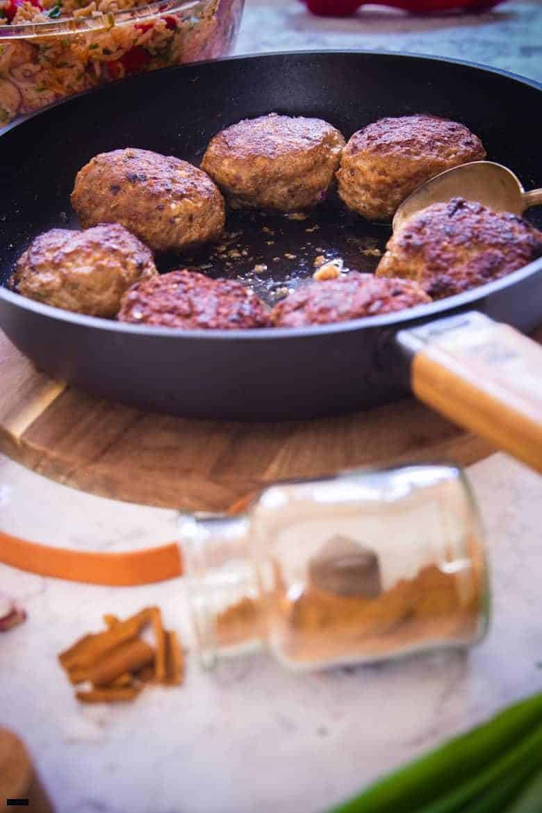 Griechische Buletten aus der Pfanne