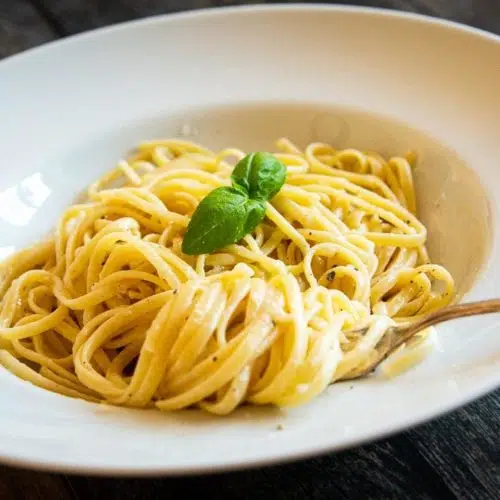 Pasta cacio e pepe