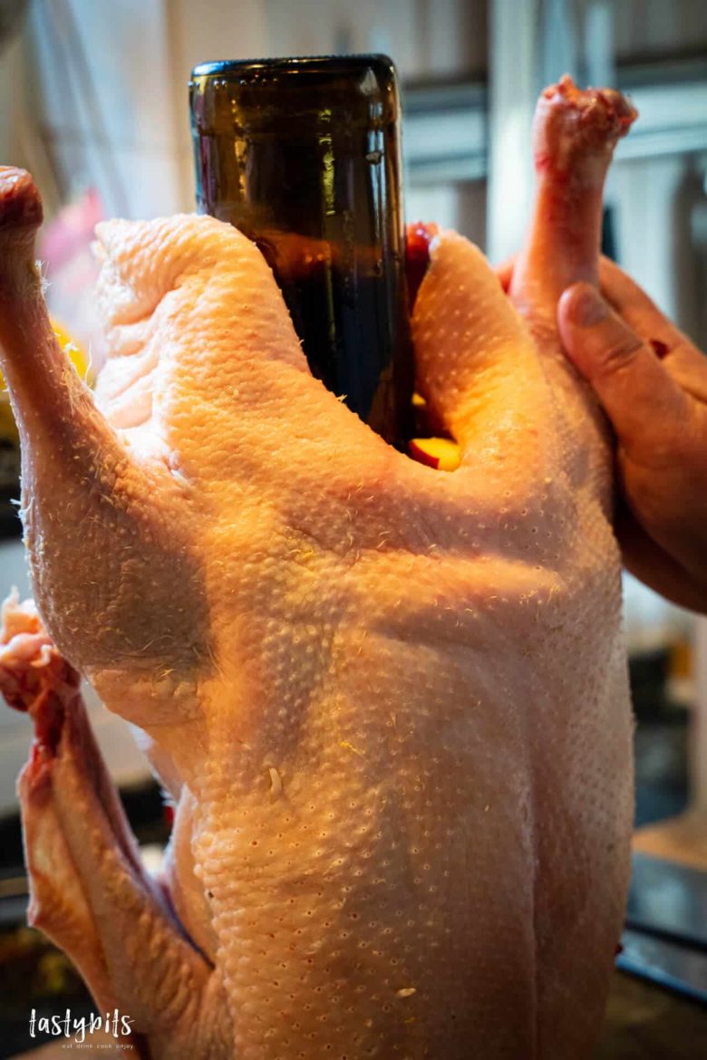 Leckere Weihnachtsgans mit dem Bierflaschen-Trick