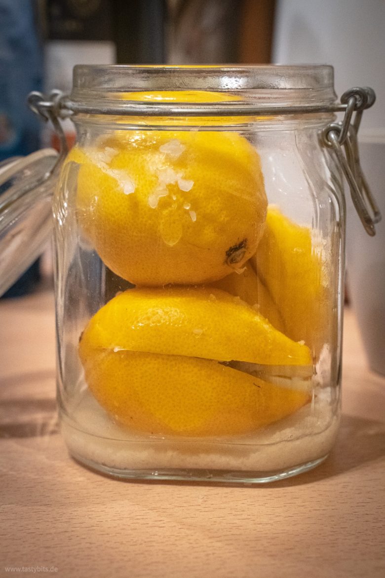 Salzzitronen im Glas fermentieren