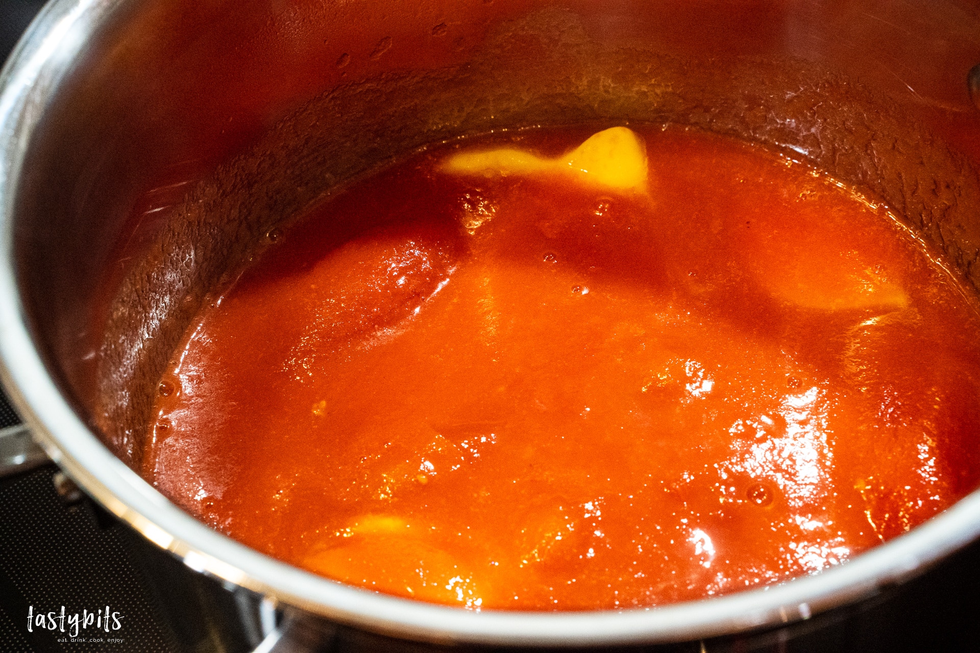 Die beste Tomatensauce - italienisches Rezept mit 5 Zutaten! | tastybits.de