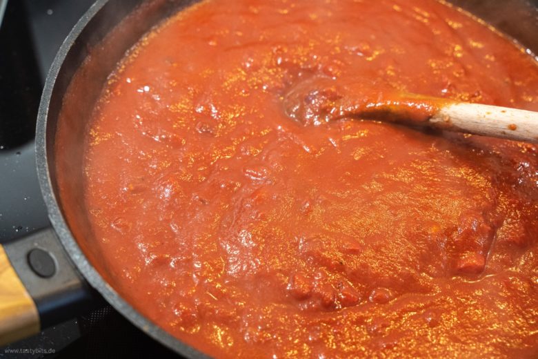Tomatensauce für spanische Fleischbällchen