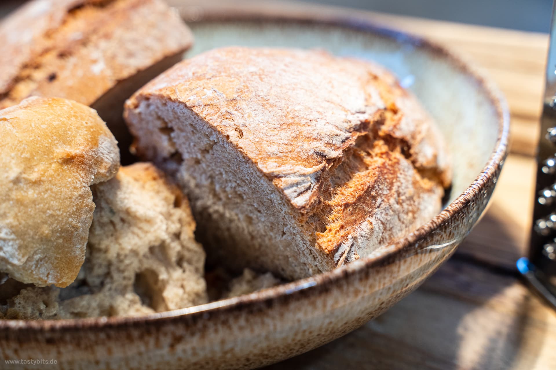 Paniermehl selber machen - schnell &amp; einfach aus altem Brot!