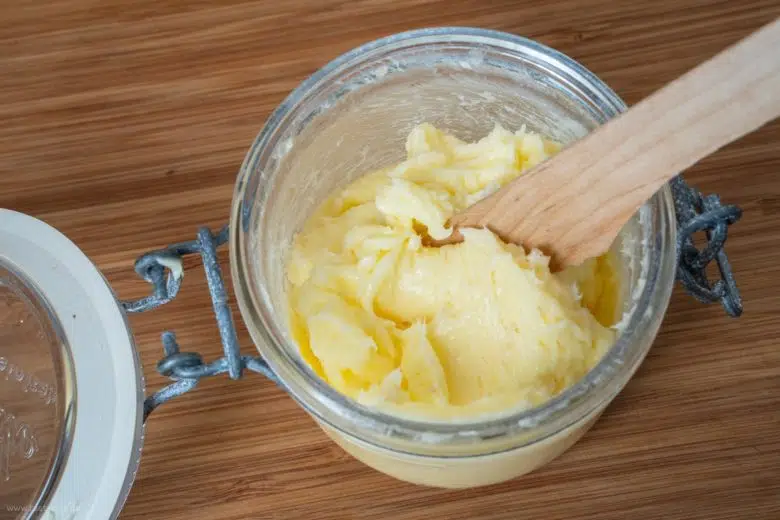 Hausgemachte Butter aus Sahne