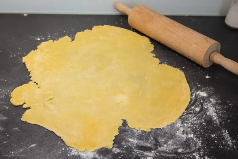 Quiche-Teig ausrollen