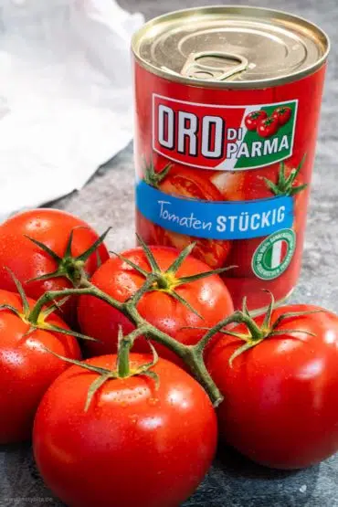 Dosentomaten und frische Tomaten