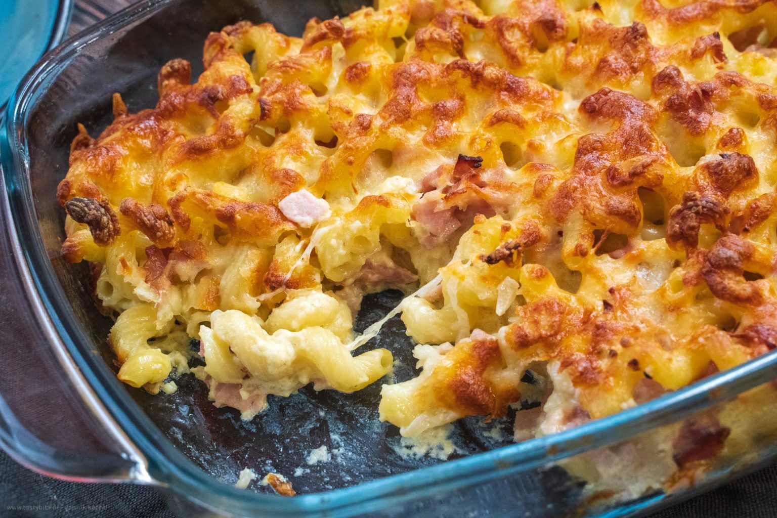 Nudelauflauf mit Schinken-Sahne-Soße- so genial einfach!
