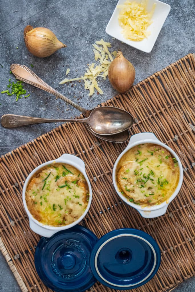 Französische Suppe mit Zwiebeln