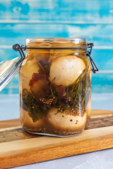Selbstgemachte Soleier im Glas