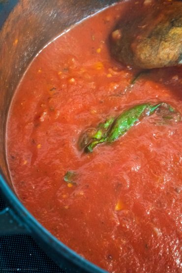 Napoli Sauce köcheln lassen