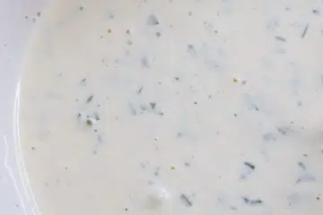 Nudelsalat Dressing zubereiten