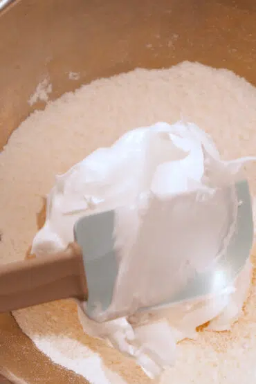 Eischnee unterheben