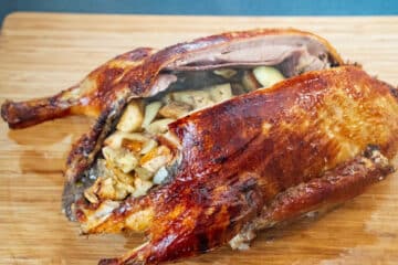 Ente halbieren und abkühlen lassen