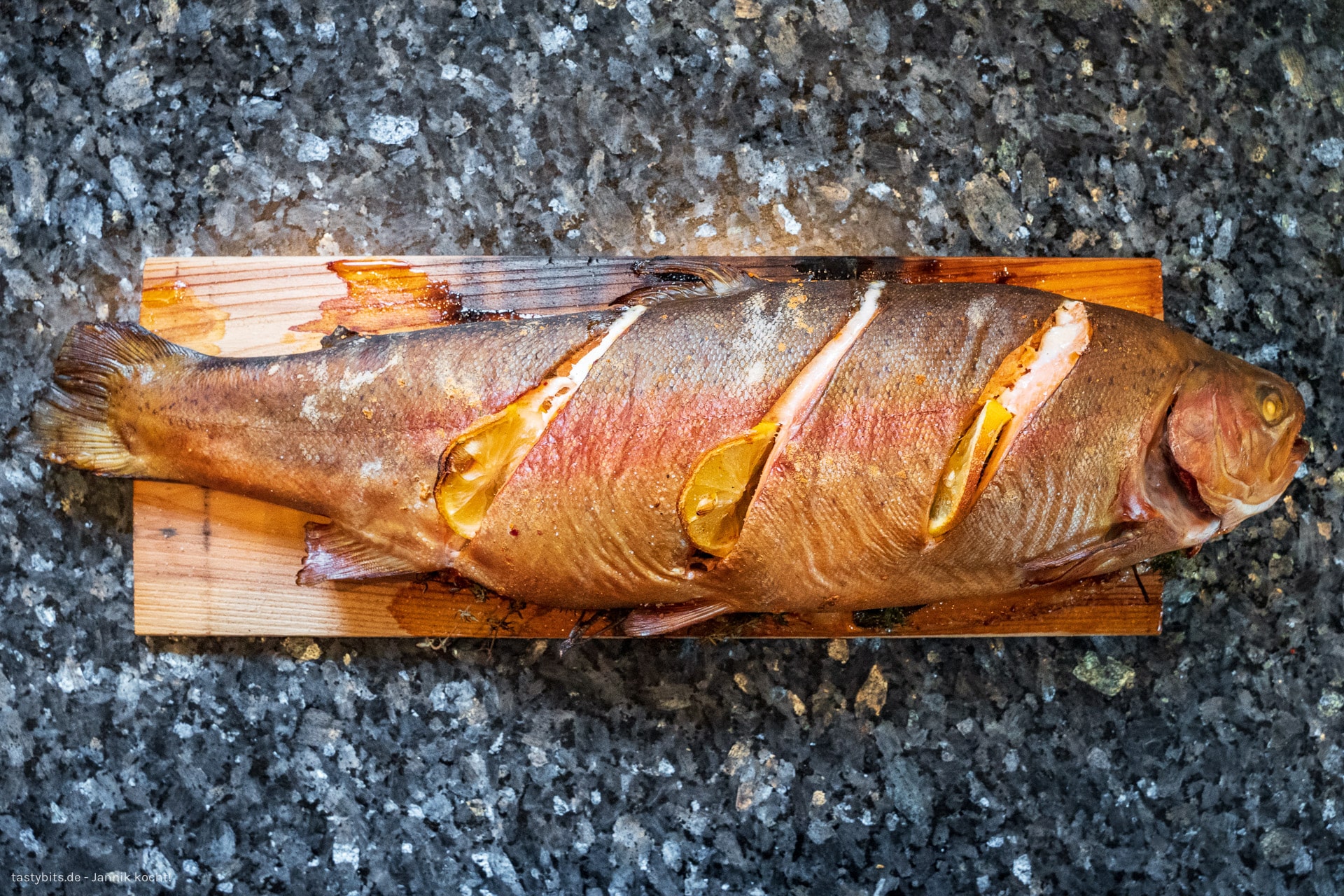 Lachsforelle grillen - so wird&amp;#39;s gemacht! | tastybits.de