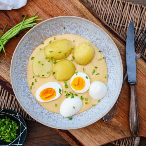 Senfeier mit Kartoffeln