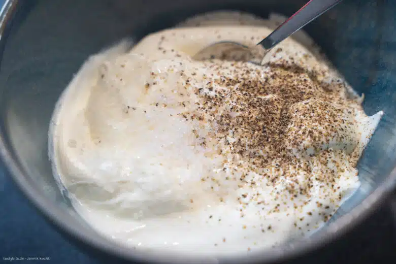 Crème fraîche Belag für Flammkuchen