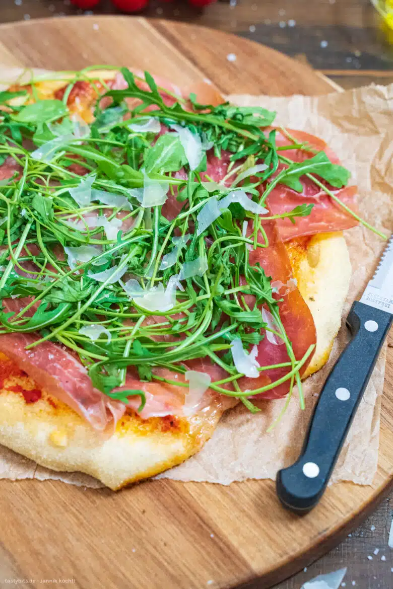 Pizza Parma - mit Parmaschinken &amp; Rucola | tastybits.de