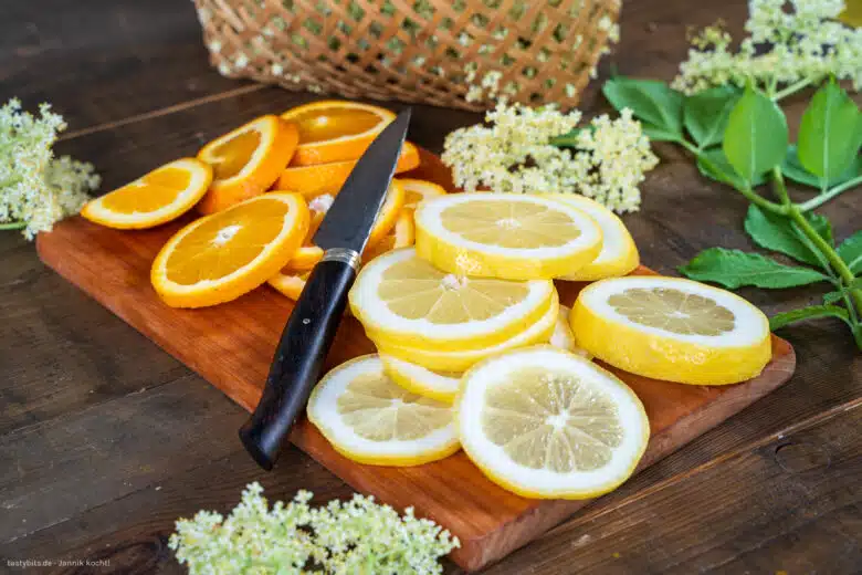 Orangen und Zitronen schneiden