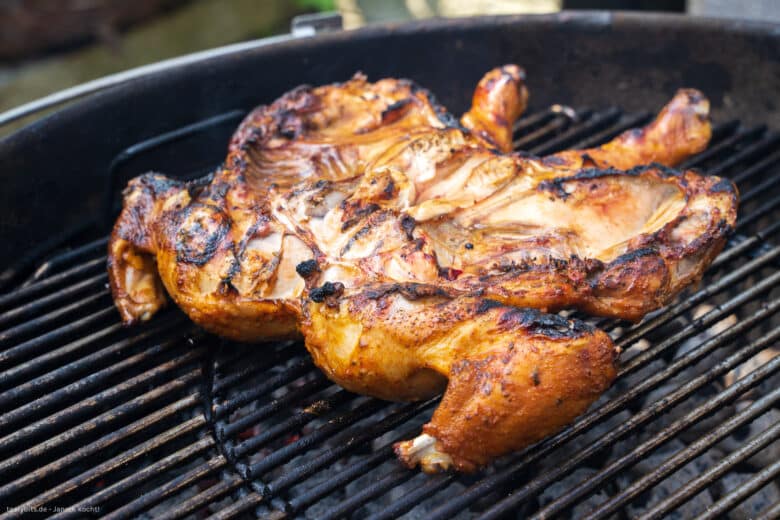 Roadkill Chicken auf der Hautseite grillen