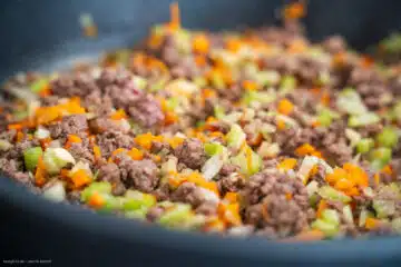 Hackfleisch mit Soffrito anbraten