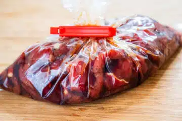 Trockenfleisch marinieren