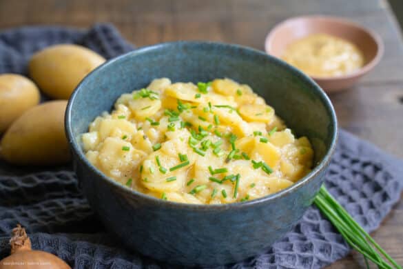 Oma&amp;#39;s bester Kartoffelsalat mit Mayonnaise, Gurke &amp; Ei | tastybits