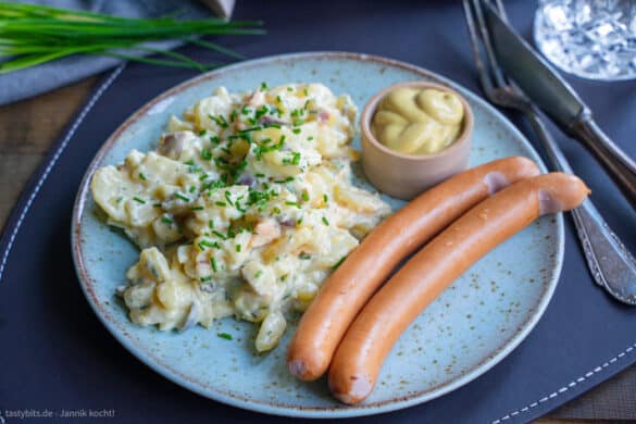 Oma&amp;#39;s bester Kartoffelsalat mit Mayonnaise, Gurke &amp; Ei | tastybits